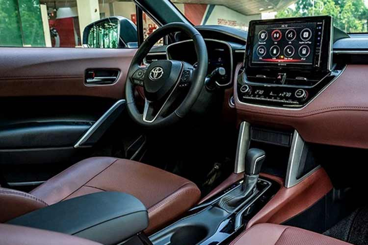 Toyota Corolla Cross giam gia niem yet, ve moc tu 755 trieu dong-Hinh-2