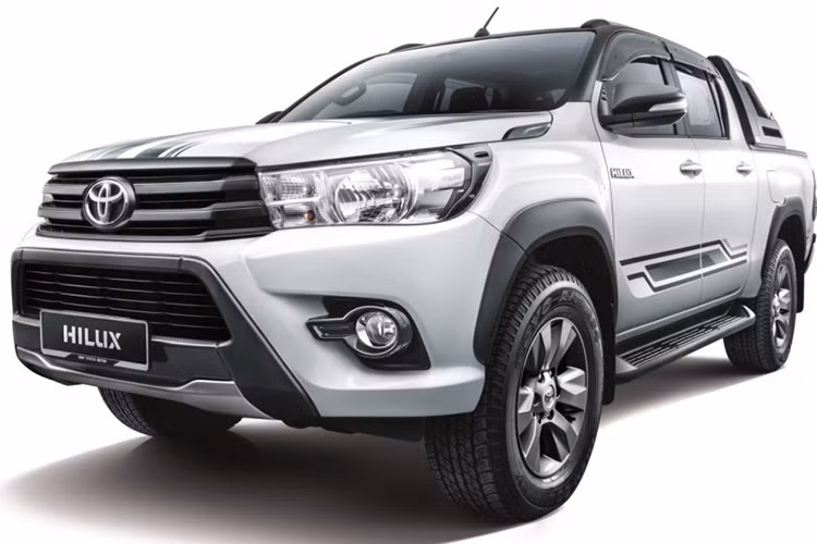 Thực chất mẫu xe bán tải Toyota Hilux 2.4G Limited Edition (LE) là phiên bản nâng cấp của Hilux 2.4G 4x4 từng ra mắt trước đây. Về ngoại thất, mẫu xe bán tải phiên bản đặc biệt này được nâng cấp nhằm tăng sự hầm hố cũng như vẻ dữ dằn của chiếc xe hơn.