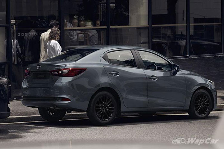 Bên cạnh đó là động cơ Diesel Skyactiv-D I-4 1.5L có công suất 105 mã lực tại vòng tua 4.000 vòng/phút và mô-men xoắn 250 Nm ở dải vòng tua 1.500 - 2.500 vòng/phút.