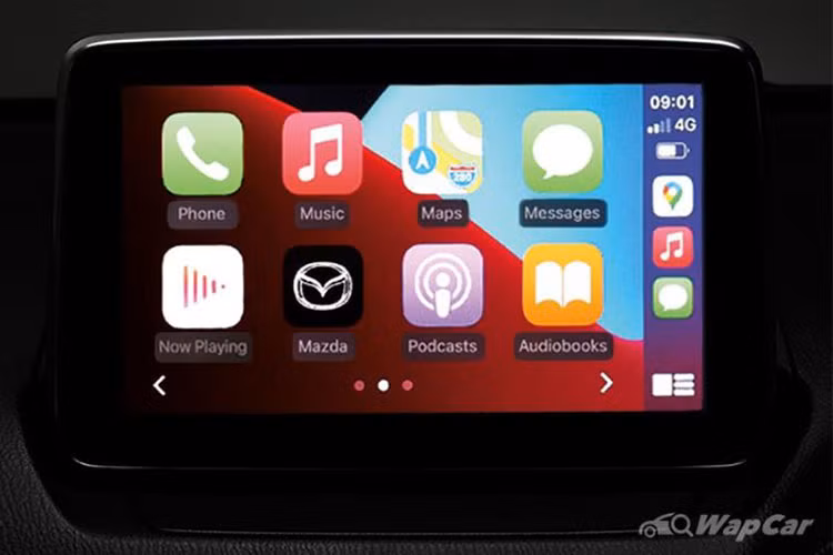 Phiên bản tầm trung của Mazda2 2022 có thêm cảnh báo thắt dây an toàn cho người ngồi sau và các màu sơn ngoại thất bổ sung tương tự. Tuy nhiên, giá cho phiên bản này đắt hơn, ở mức 599.000 baht (407 triệu đồng).