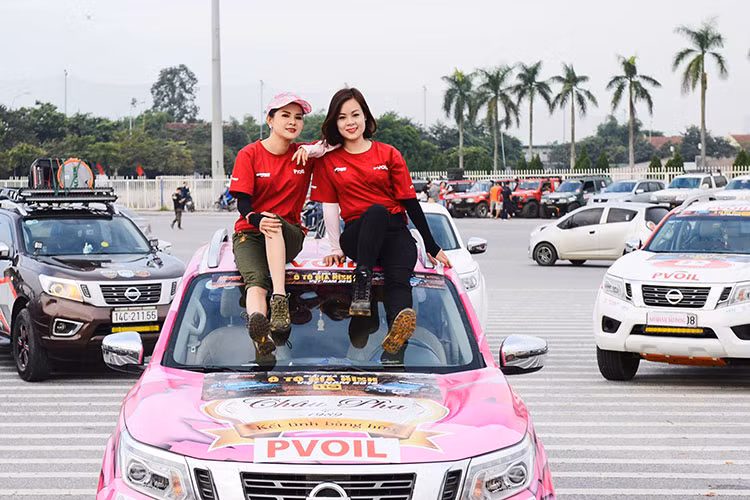 Theo điều lệ giải, hạng thi "mở rộng" có số lượng tối đa 10 đội, các xe tham dự bắt buộc phải có hệ khung sắt xi (chassis), phải có vỏ ca-bin với đầy đủ: ca-pô, nóc, các cánh cửa (cao ít nhất 50cm tính từ sàn xe), tai xe trước và sau.