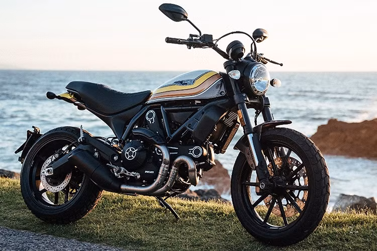 Theo nhà sản xuất, Ducati Scrambler phiên bản Mach 2.0 vẫn được trang bị hệ thống kiểm soát bướm ga mới giúp cho xe vận hành mượt mà và mạnh mẽ hơn ở những vòng tua cuối. Tại thị trường Việt Nam, xe được phân phối chính hãng với mức giá khoảng 365 triệu đồng.