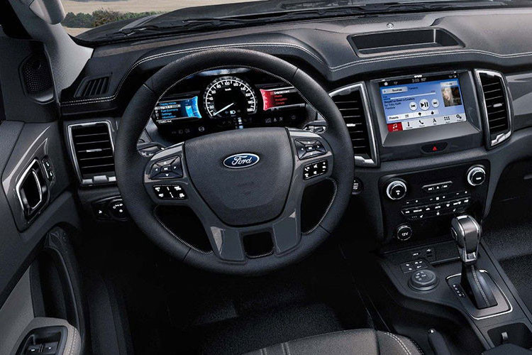 Ford Ranger 2021 tại Việt Nam sẽ có 3 tùy chọn động cơ. Các phiên bản XL, XLS MT và XLS AT được trang bị động cơ diesel 2.2L, cho công suất 158 mã lực và mô-men xoắn 385 Nm. Tùy chọn hộp số sàn 6 cấp hoặc tự động 6 cấp. Trong khi đó, bản Ranger Limited được trang bị động cơ diesel 2.0L, công suất 178 mã lực và mô-men xoắn 420 Nm, hộp số tự động 10 cấp.