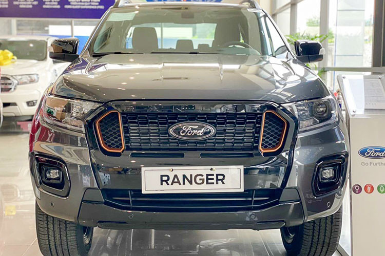 Phiên bản còn lại Ford Ranger Wildtrak sẽ được trang bị động cơ diesel 2.0L biturbo, công suất 210 mã lực và mô-men xoắn 500 Nm, hộp số tự động 10 cấp. Với việc chuyển sang lắp ráp trong nước kèm giá bán mềm hơn, Ford Ranger có tiềm năng tăng lợi thế so với các đối thủ nhập khẩu, vốn gặp bất lợi về nguồn cung do ảnh hưởng từ dịch Covid-19.