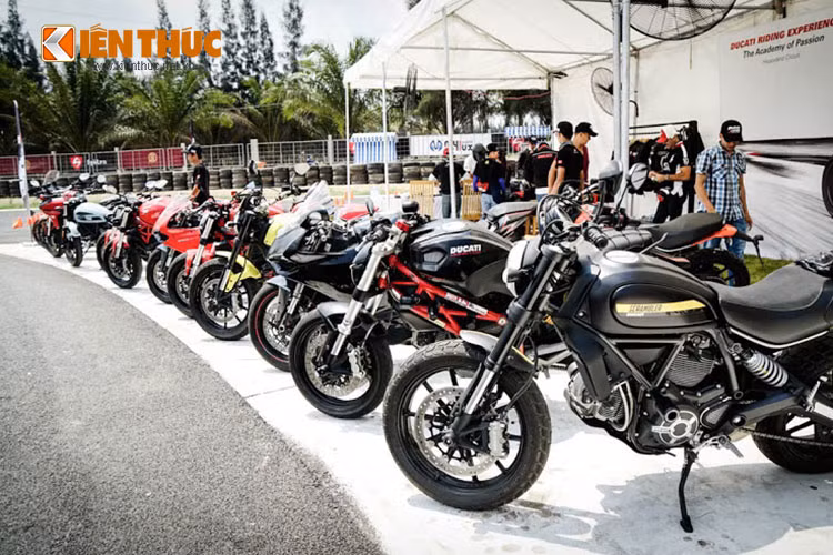 Tháng 7 năm ngoái, chương trình này cũng đã từng có mặt tại Hà Nội, nhưng năm nay, Ducati Việt Nam đã quyết định lựa chọn khu vực phía Nam với địa điểm là đường đua đầu tiên tại Việt Nam - HappyLand sắp khánh thành ở Bến Lức, Long An.