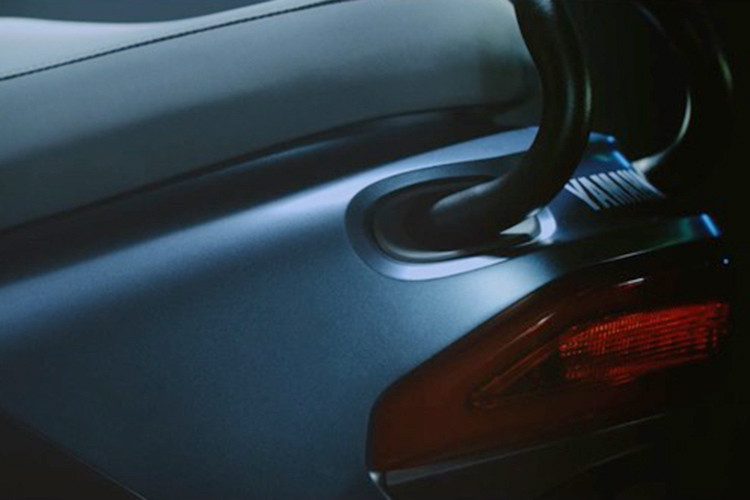 Trong lần bắt tay với hãng xe máy Yamaha này, Gogoro sẽ cung cấp các bộ pin có thể tháo rời và thay bằng gói pin khác cho EC-05, nhờ vậy, Yamaha có thể tận dụng mạng lưới trạm sạc và đổi pin rộng rãi của Gogoro.