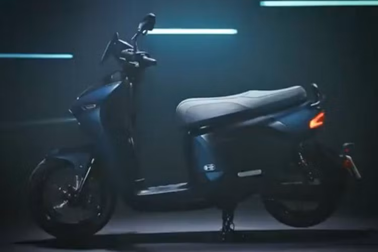 Mẫu xe ga Yamaha EC-05 dự định sẽ được công bố cho thị trường Đài Loan vào tháng 8 năm nay, các yêu cầu về phạm vi hoạt động và hiệu suất của EC-05 được cải thiện nhờ các tế bào pin lithium-ion 2170 định dạng lớn của nhà sản xuất Gogoro tại thị trường này.