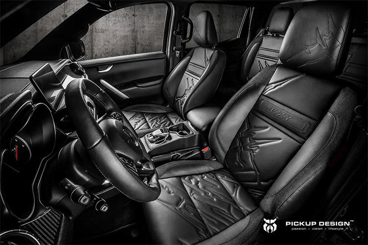 Hãng độ Calex Design cho biết sẽ cung cấp chỉ 1.998 gói độ cho những chủ xe bán tải hạng sang X-Class. Trong đó có 999 chiếc thuộc bản X-Class Off-Road và 999 chiếc còn lại thuộc bản X-Class Urban.