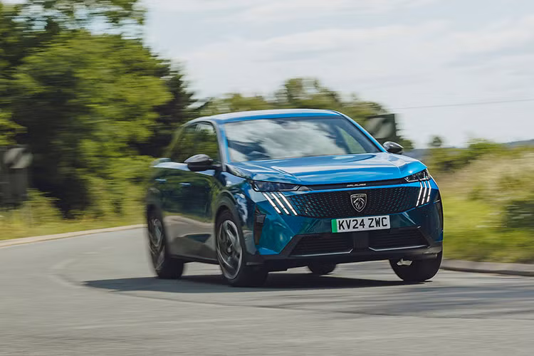 Việc hoàn thiện công nghệ pin và sạc là yếu tố sau đó chốt để các mẫu xe điện như E-3008 thực sự có thể chinh phục thị trường và mãn nhãn nhu cầu di chuyển của người tiêu dùng trong tương lai gần.