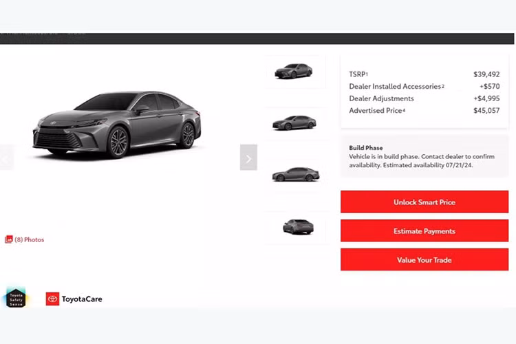 Toyota Camry va Land Cruiser 2024 bi dai ly My kenh gia ca ty dong