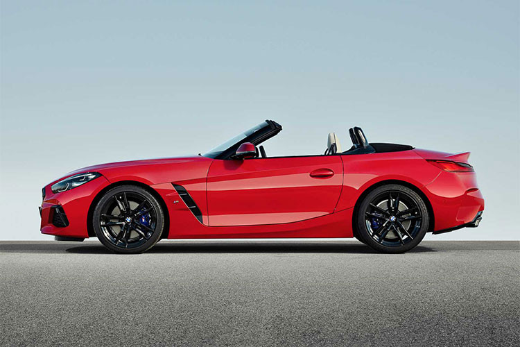 Mẫu xe BMW Z4 2019 mới là thế hệ thứ 3 của dòng xe roadster huyền thoại Z4 ra mắt từ năm 2002 và là thế hệ thứ 6 của dòng xe Z nói chung.