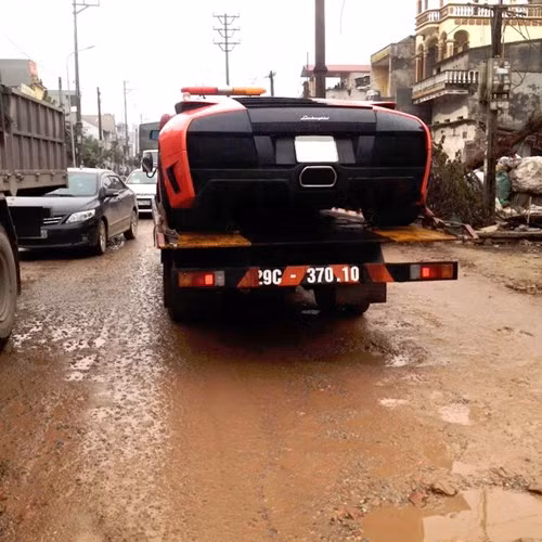 Siêu xe được trang bị động cơ V12 6.5L, sản sinh công suất cực đại 640 mã lực tại vòng tua 8.000 vòng/phút và mô-men xoắn cực đại 660Nm tại vòng tua 6.000 vòng/phút. LP640 chỉ mất 3,4 giây để tăng tốc từ 0 lên 100 km/h trước khi đạt vận tốc tối đa trên 340 km/h.