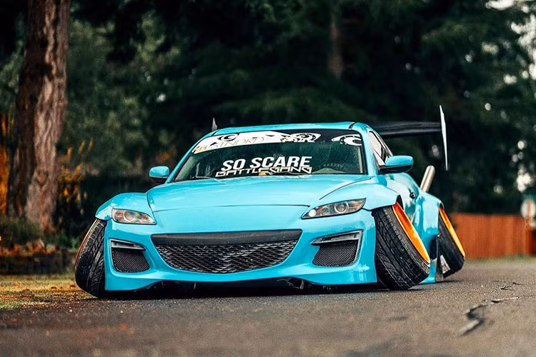 Được biết, sau khi đoạn video quay cảnh chiếc Mazda RX-8 lên rơ-moóc được đăng tải, tài khoản Instagram của Luke đã tăng 25.000 lượt theo dõi. Sau khi chiếc xe bị đốt cháy, tài khoản này tiếp tục tăng thêm 17.000 lượt theo dõi.