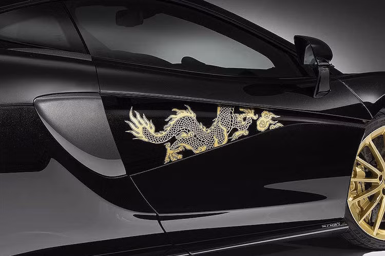 Vào ngày 1/2/2019 vừa qua, chiếc McLaren 570GT Cabbeen cuối cùng trên Thế giới (nhưng là đầu tiên và duy nhất tại Mỹ) đã được ra mắt tại buổi lễ mừng năm mới được tổ chức bởi Ủy ban kết nối doanh nghiệp châu Á của Beverly Hills - Los Angeles tổ chức.