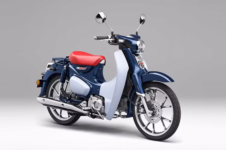 Mẫu xe máy Honda Super Cub C125 phiên bản 2018 mới vừa được ra mắt tại triển lãm Tokyo Motor Show 2017 này được xem là "hiện đại hóa" của chiếc Super Cub đầu tiên với tên mã C100 vào năm 1968. Kể từ đó tới nay, Super Cub đã trở thành dòng xe máy bán chạy nhất trên toàn Thế giới, với số lượng lên tới 100 triệu chiếc tính tới nay. 