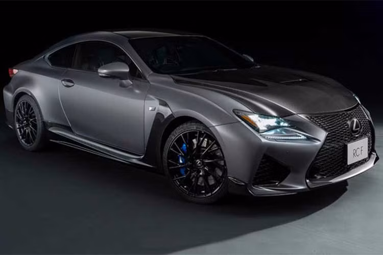 Được biết, hai phiên bản đặc biệt dành cho bộ đôi xe sang Lexus GS và RC được thiết kế nhằm kỷ niệm tròn 10 năm hai mẫu xe này có mặt tại thị trường Nhật Bản vào năm ngoái. Hiện bộ đôi này đang bắt đầu chính thức bán ra tại “quê nhà” với số lượng giới hạn. 