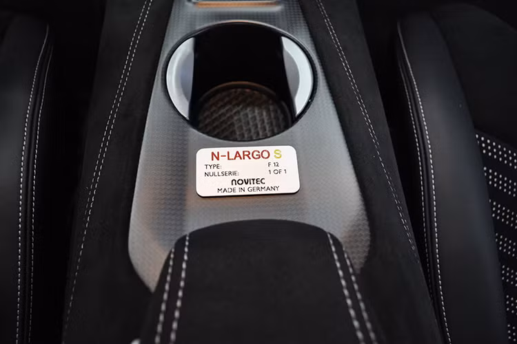 Theo thông tin từ phía hãng độ Novitec Rosso cho biết, động cơ V12 hút khí tự nhiên dung tích 6,3 lít nguyên bản của mẫu siêu xe Ferrari F12 N-Largo S này đã được nâng cấp để tạo ra công suất 770 mã lực tại 8600 vòng/phút (cao hơn 40 mã lực so với nguyên bản). 