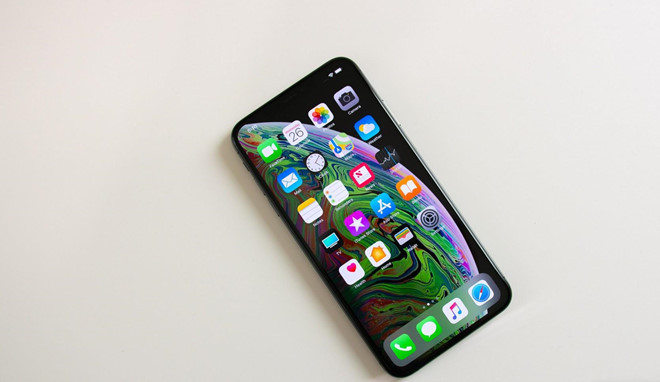 Trước đó, trang WSJ từng tiết lộ chiếc iPhone 11 cao cấp nhất sẽ được trang bị màn hình 6,5 inch. Reuters cho biết thêm cả 3 mẫu máy này đều sẽ được trang bị màn hình OLED, bao gồm cả model có giá bán rẻ nhất.