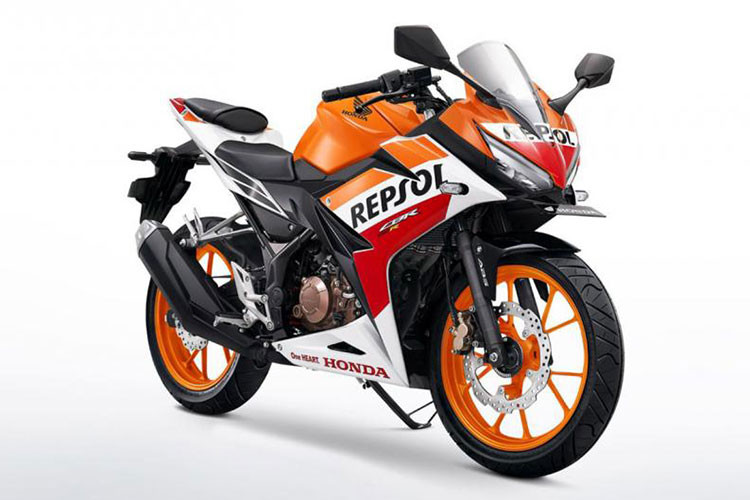 Tại Indonesia, Honda CBR150R 2019 sẽ được bán với 4 màu quen thuộc là đen mờ Matte Black, đỏ đen Victory Black Red, đỏ Honda Racing Red, và cam tem đấu Repsol MotoGP. Phiên bản không ABS của chiếc xe có giá khởi điểm từ 33,8 triệu Rupiah (khoảng 51,85 triệu đồng), trong khi bản ABS có giá 37,8 triệu Rupiah (tương đương 58,2 triệu đồng).