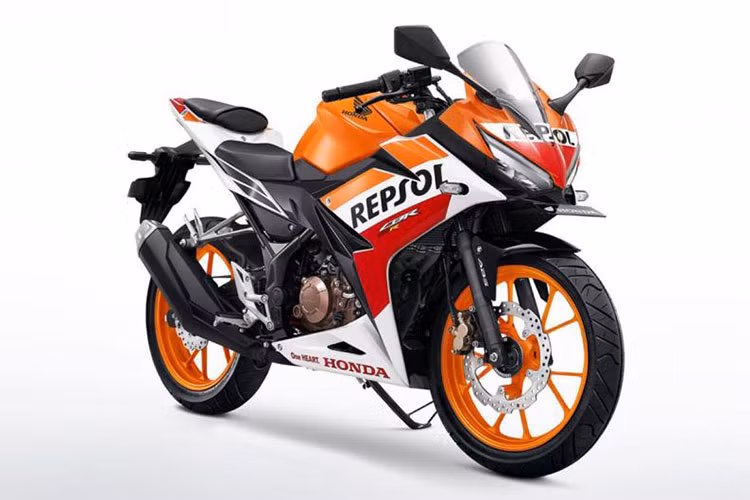 Tại Indonesia, Honda CBR150R 2019 sẽ được bán với 4 màu quen thuộc là đen mờ Matte Black, đỏ đen Victory Black Red, đỏ Honda Racing Red, và cam tem đấu Repsol MotoGP. Phiên bản không ABS của chiếc xe có giá khởi điểm từ 33,8 triệu Rupiah (khoảng 51,85 triệu đồng), trong khi bản ABS có giá 37,8 triệu Rupiah (tương đương 58,2 triệu đồng).