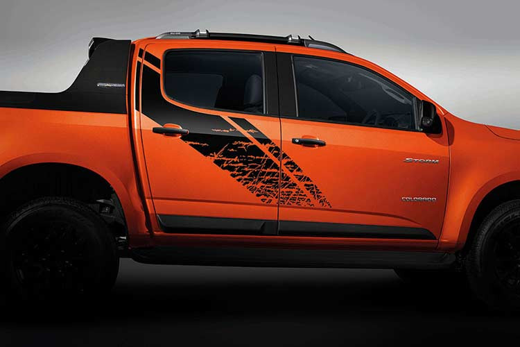 Trong vòng 10 phút mà người lái không lên xe, động cơ Colorado Storm sẽ tự động tắt để đảm bảo an toàn. GM Việt Nam khẳng định đây là tính năng đặc biệt, không có ở bất kỳ mẫu xe bán tải nào trên thị trường.