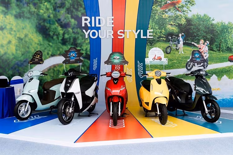 Xe may dien VinFast co them goi thue pin gia re