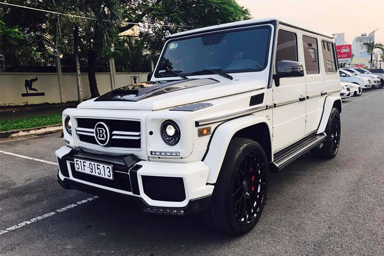 Tại Việt Nam, đã có nhiều chiếc siêu SUV Mercedes G63 AMG được đưa về. Tuy nhiên tính tới nay, số lượng phiên bản độ Brabus vẫn chỉ có thể đếm trên đầu ngón tay do khá đắt đỏ và kén người chơi. Đặc biệt là chiếc G63 màu trắng trong bài viết này lại càng độc đáo hơn nữa.