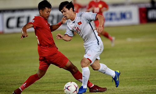 Quang Hai va Cong Phuong duoc trang chu AFF Cup 2018 vinh danh