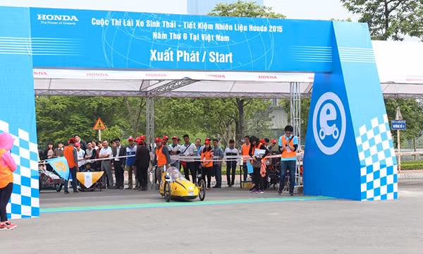 Khoi dong cuoc thi Lai xe sinh thai tiet kiem nhien lieu 2016
