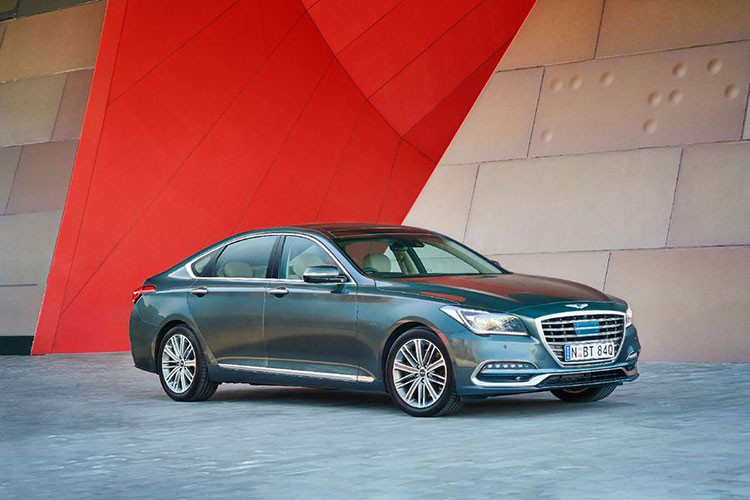 G80 có 4 chế độ lái: Normal, Eco, Sport và Snow để tài xế dễ dàng hơn trong việc điều khiển xe, tùy theo từng điều kiện đường xá, thời tiết.