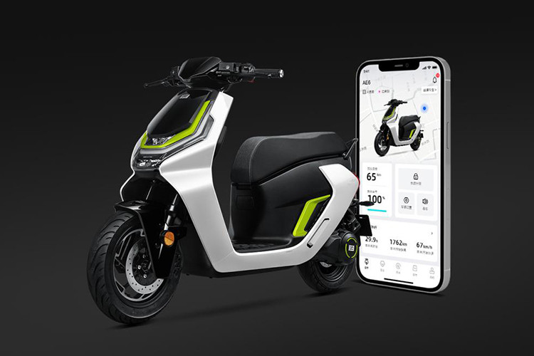 Zeeho AE6+ sẽ có ba chế độ lái là Eco (tiết kiệm), Street (đường phố) và Sport (thể thao). Ở mỗi chế độ lái, xe sẽ cho phản ứng ga và gia tốc khác nhau.