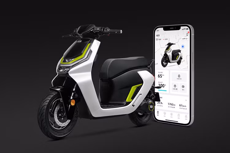 Zeeho AE6+ sẽ có ba chế độ lái là Eco (tiết kiệm), Street (đường phố) và Sport (thể thao). Ở mỗi chế độ lái, xe sẽ cho phản ứng ga và gia tốc khác nhau.