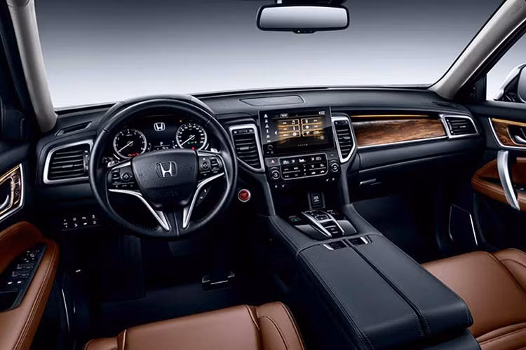 Honda UR-V là mẫu xe chỉ dành riêng cho thị trường Trung Quốc, được phát triển dựa trên mẫu Honda Concept D. Trước đó, một mẫu xe tương tự mang tên Avancier đã từng trình làng trong triển lãm Bắc Kinh 2016. Trên thực tế, UR-V là mẫu crossover do liên doanh Dongfeng Honda phát triển. Trong khi đó, Avancier lại là sản phẩm của liên doanh Guangqi Honda tại Trung Quốc.