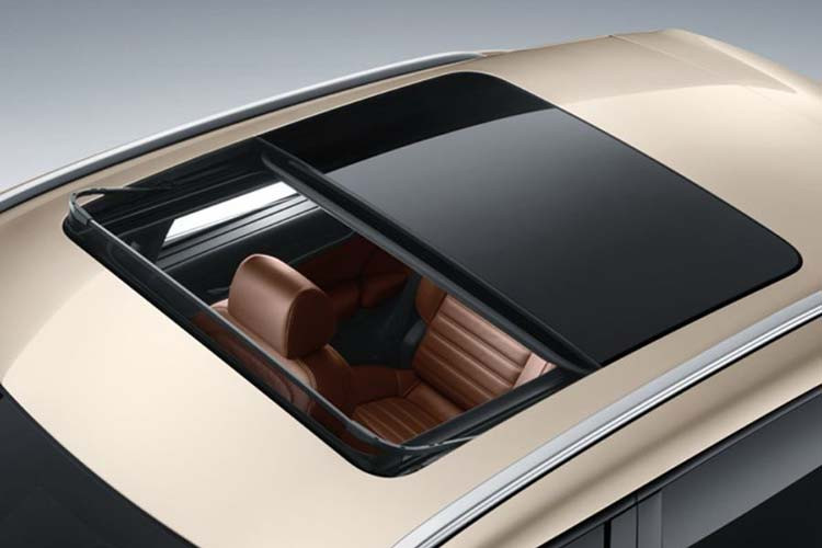 Động cơ 2.0L VTEC TURBO cho công suất 268 mã lực tại vòng tua 6.500 rpm, mô men xoắn cực đại 370 Nm tại vòng tua 2.250 - 4.500 rpm. Đi cùng là hộp số tự động 9 cấp (9AT). Mức tiêu hao nhiên liệu vào khoảng 9 L/100km. Một số thông tin khác bao gồm: bán kính vòng quay 5,7 m; xe sử dụng lốp 245 / 55R19; trọng lượng toàn xe 1.734 kg.