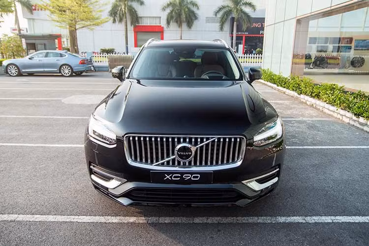 Xe sang Volvo tai Viet Nam duoc uu dai den hon 300 trieu-Hinh-2