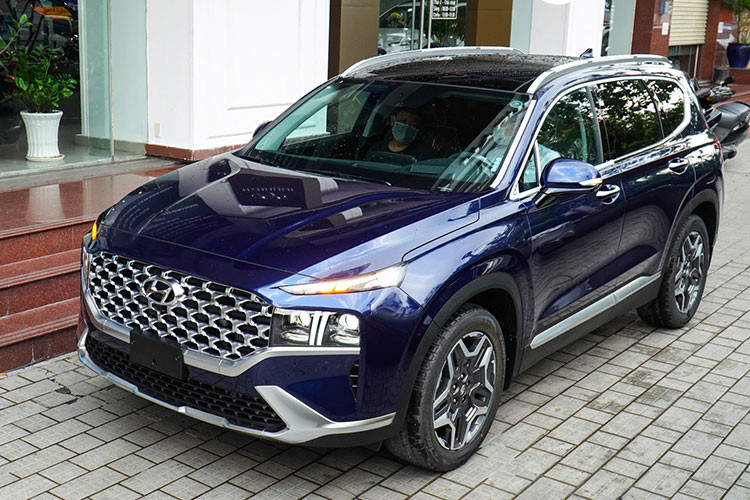 Ford Everest ban chay nhat phan khuc SUV 7 cho tai Viet Nam-Hinh-2