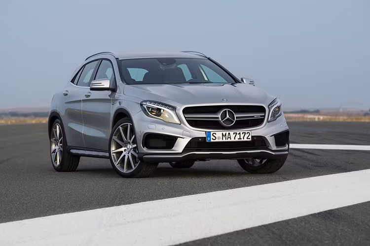 Mercedes-Benz GLA thực chất là phiên bản nâng gầm của mẫu sedan CLA. Tuy nhiên, Mercedes-Benz GLA lại cho kết quả tốt hơn so với người anh em trong thử nghiệm tiêu thụ nhiên liệu của Consumer Reports.