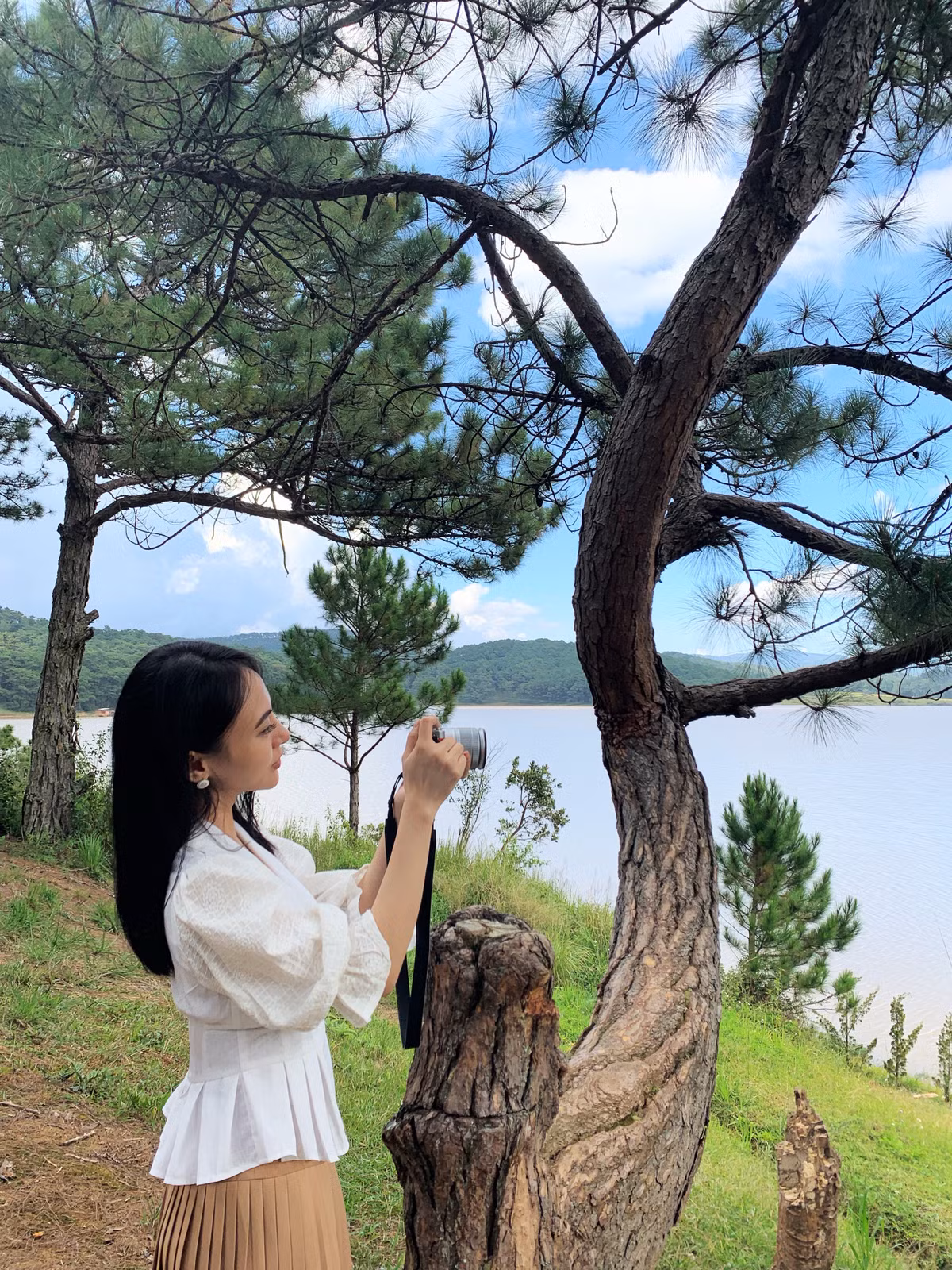 Là phụ nữ thông minh, đừng bao giờ tin vào cái gì trừ số dư của tài khoản tên mình. Và nếu muốn tin vào điều đó, thì bạn phải tự làm việc hết sức mình cho con số thật dài ra. Vậy thì thời gian đâu mà quan tâm đến việc ai đang soi mói, ai đang quan sát, ai đang đánh giá mình?”.