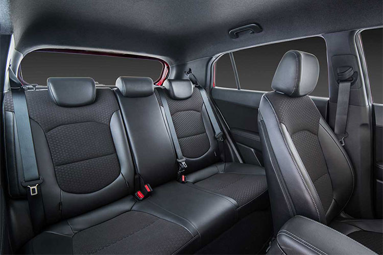 Creta Sport phiên bản 2019 sẽ sử dụng khối động cơ xăng 2.0-litre DVVT 16V, sản sinh ra công suất 156 mã lực và mô-men xoắn cực đại 187,31 Nm. Kết hợp với động cơ trên là hộp số tự động 6 cấp tiêu chuẩn. Trang bị hệ thống an toàn gồm túi khí an toàn phía trước, kiểm soát ổn định điện tử, kiểm soát lực kéo và kiểm soát hỗ trợ Hill-Start,…