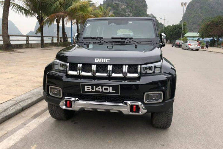 Tại thị trường Trung Quốc, BAIC BJ40L Plus 2018 có giá dao động từ 159.800 - 189.800 Nhân dân tệ (khoảng 547 - 650 triệu đồng). Hiện giá xe BAIC BJ40L Plus mới đang được một số đại lý tại Hải Phòng đã công bố giá bán ở mức 938 triệu đồng.