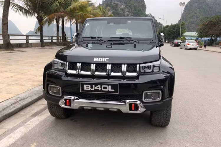 Tại thị trường Trung Quốc, BAIC BJ40L Plus 2018 có giá dao động từ 159.800 - 189.800 Nhân dân tệ (khoảng 547 - 650 triệu đồng). Hiện giá xe BAIC BJ40L Plus mới đang được một số đại lý tại Hải Phòng đã công bố giá bán ở mức 938 triệu đồng.