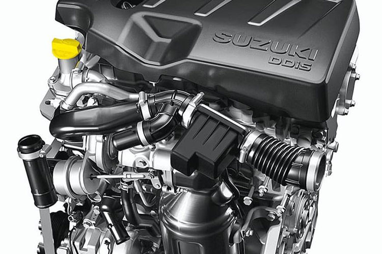 Sức mạnh động cơ kể trên được truyền tới bánh thông qua hộp số sàn 6 cấp. Đây là trang bị hiện không có trên các sản phẩm của liên doanh Maruti Suzuki tại thị trường Ấn Độ. Theo hãng Suzuki, Ciaz phiên bản máy dầu số sàn mới chỉ tiêu thụ lượng nhiên liệu trung bình 26,82 km/lít (tương đương 3,7 lít/100 km).