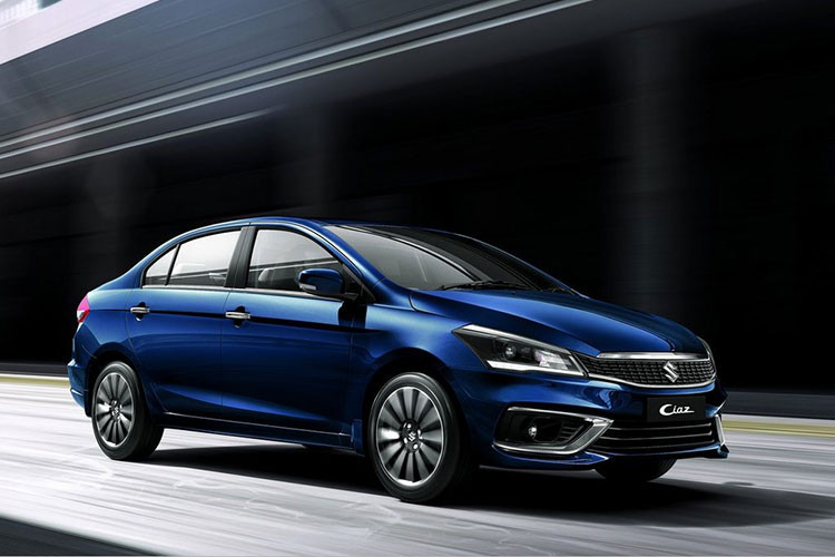 Giá xe Suzuki Ciaz phiên bản máy dầu số sàn mới tại thị trường Ấn Độ dao động từ 997.000 - 1.137.000 Rupee (khoảng 336 - 383 triệu đồng). Trong khi đó, Suzuki Ciaz tại Việt Nam hiện có giá 499 triệu đồng. Tuy nhiên, trái với ở Ấn Độ, Suzuki Ciaz không được ưa chuộng tại thị trường Việt Nam vì gặp phải những đối thủ mạnh như Honda City, Toyota Vios và Hyundai Accent.