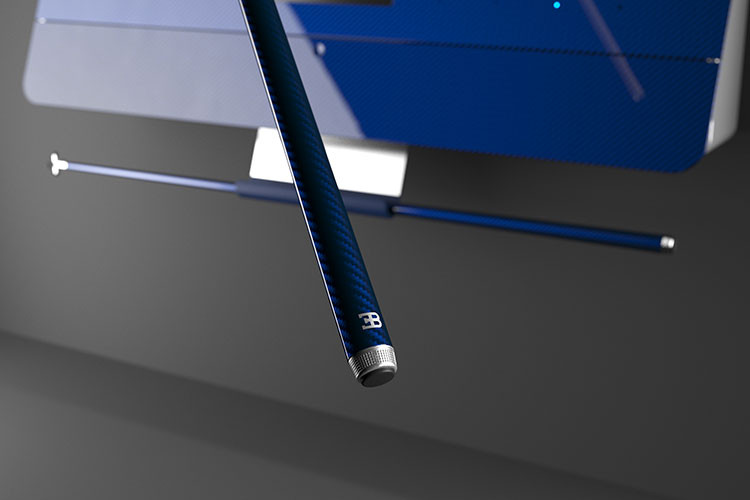 Đi kèm với bàn bi-a là một số vật phẩm bổ sung, được cung cấp miễn phí. Ví dụ, giá đỡ cây cơ treo tường, được hoàn thiện bằng sợi carbon, bao gồm một màn hình cảm ứng HD 13 inch giúp theo dõi điểm số.