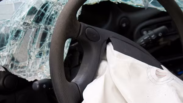 Den luot sieu xe Ferrari dinh an trieu hoi do loi tui khi Takata