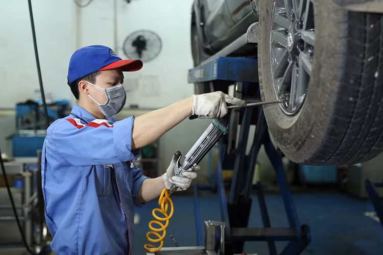 Oto can phai bao duong gi sau khi lan banh khoang 20.000 km ?-Hinh-2