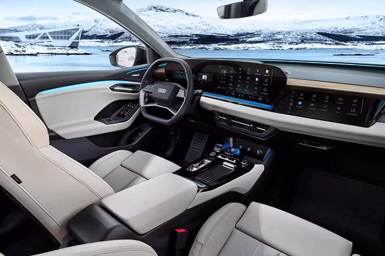 Audi Q6 e-tron Offroad được trang bị 2 động cơ điện cho công suất 517 mã lực. Thiết kế cầu portal cũng giúp tăng mô-men xoắn lên đến 50%, đạt mức 13.400 Nm (trong vòng 10 giây).