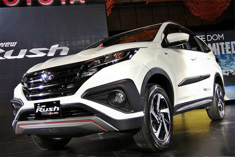 Tại thị trường Indonesia, giá bán khởi điểm của Toyota Rush 2018 từ 200 triệu IDR (gần 336 triệu đồng) đối với phiên bản tiêu chuẩn và 300 triệu IDR (gần 504 triệu đồng) trên biến thể cao cấp. Nếu được ra mắt tại thị trường Việt Nam với mức giá tốt, đây chắc chắn sẽ là đối thủ đáng gờm cho nhiều mẫu xe cùng phân khúc.