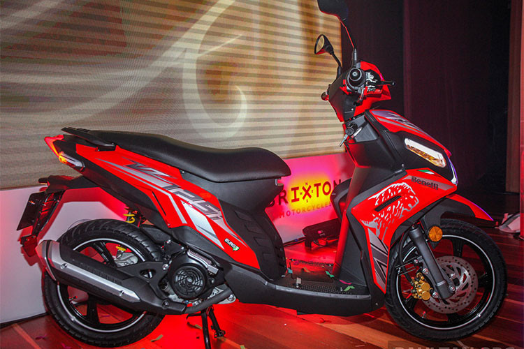 Benelli là thương hiệu gốc Ý, nhưng hiện thuộc sở hữu của người Trung Quốc. Tuy nhiên, do văn phòng thiết kế vẫn đặt ở quê nhà nên Benelli vẫn giữ được cá tính riêng, không sao chép như các hãng môtô khác.