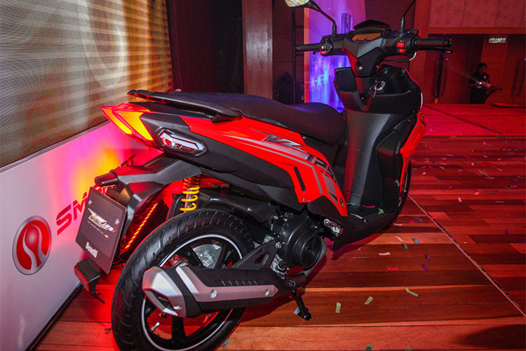 Trái tim của xe là khối động cơ xylanh đơn, SOHC, 4 thì, 2 van, dung tích 124cc, làm mát bằng không khí,đi kèm là hệ thống phun xăng điện tử EFI và bộ đề TLI, giúp xe dễ dàng khởi động và sở hữu công suất tối đa 8,4 mã lực tại tua máy 7.500 vòng/phút và mômen xoắn cực đại 9 Nm tại tua máy 6.000 vòng/phút.